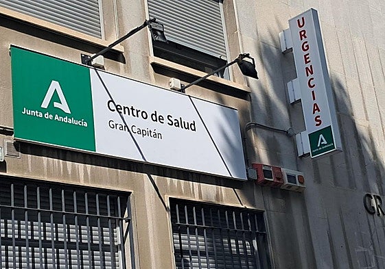 Gran Capitán se moviliza para reclamar vigilancia 24 horas en urgencias tras las últimas agresiones