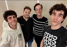 Javier Calvo y Javier Ambrossi en el restaurante Mimar de Granada.