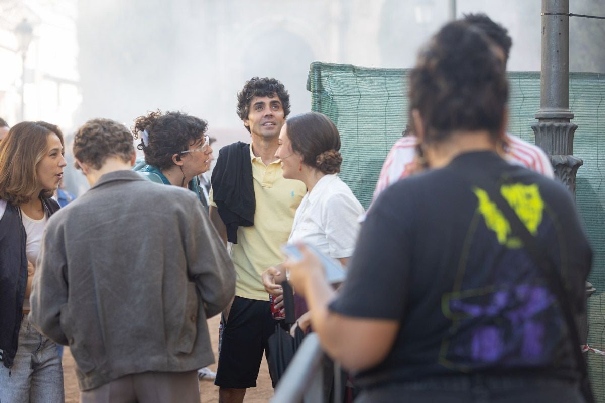 Las imágenes de los Javis en la Plaza de Santa Ana rodando para su nueva película