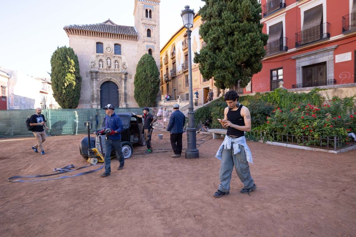 Las imágenes de los Javis en la Plaza de Santa Ana rodando para su nueva película