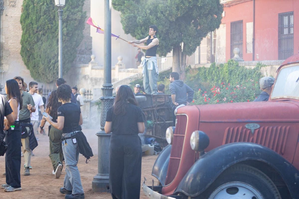Las imágenes de los Javis en la Plaza de Santa Ana rodando para su nueva película