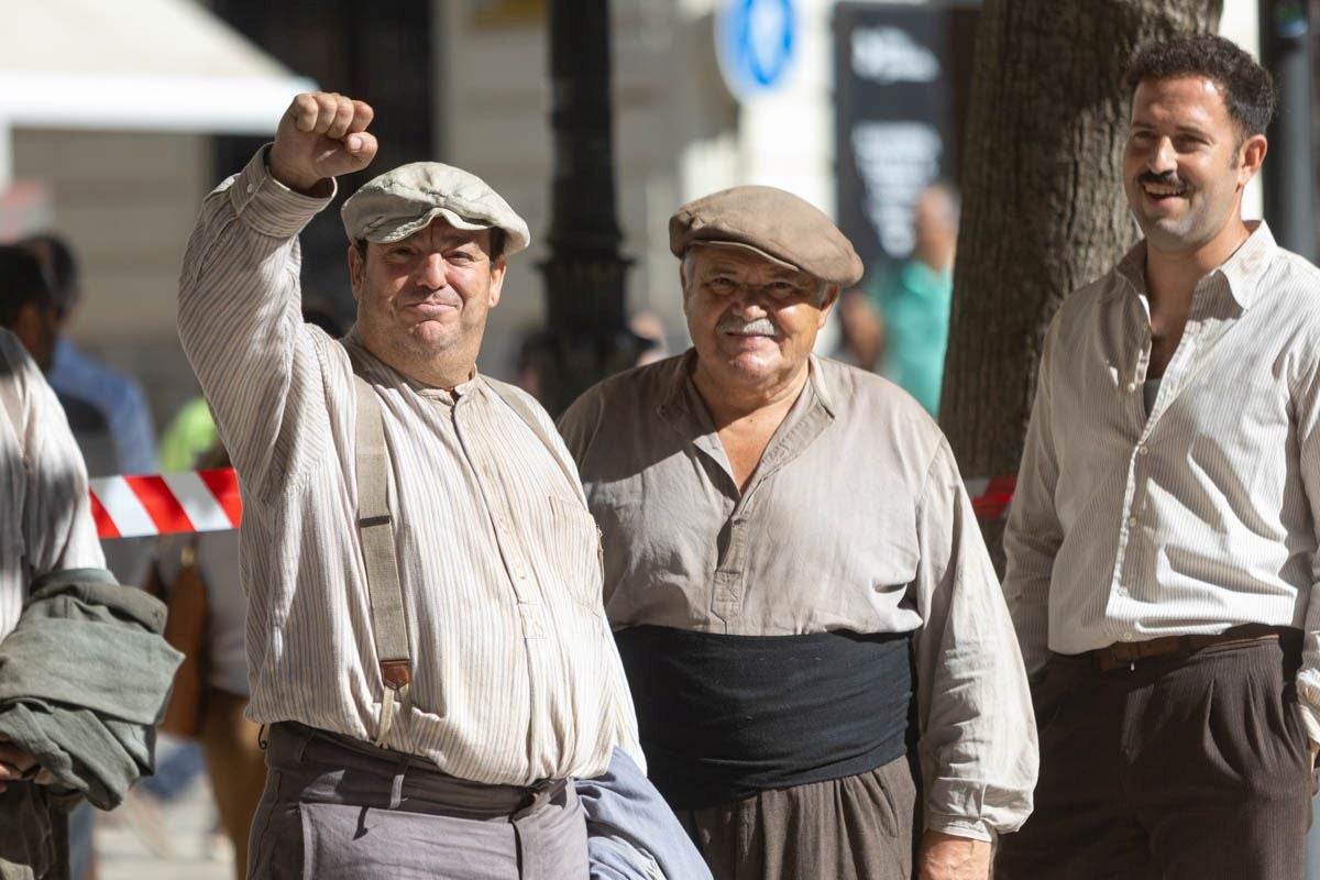 Las imágenes de los Javis en la Plaza de Santa Ana rodando para su nueva película