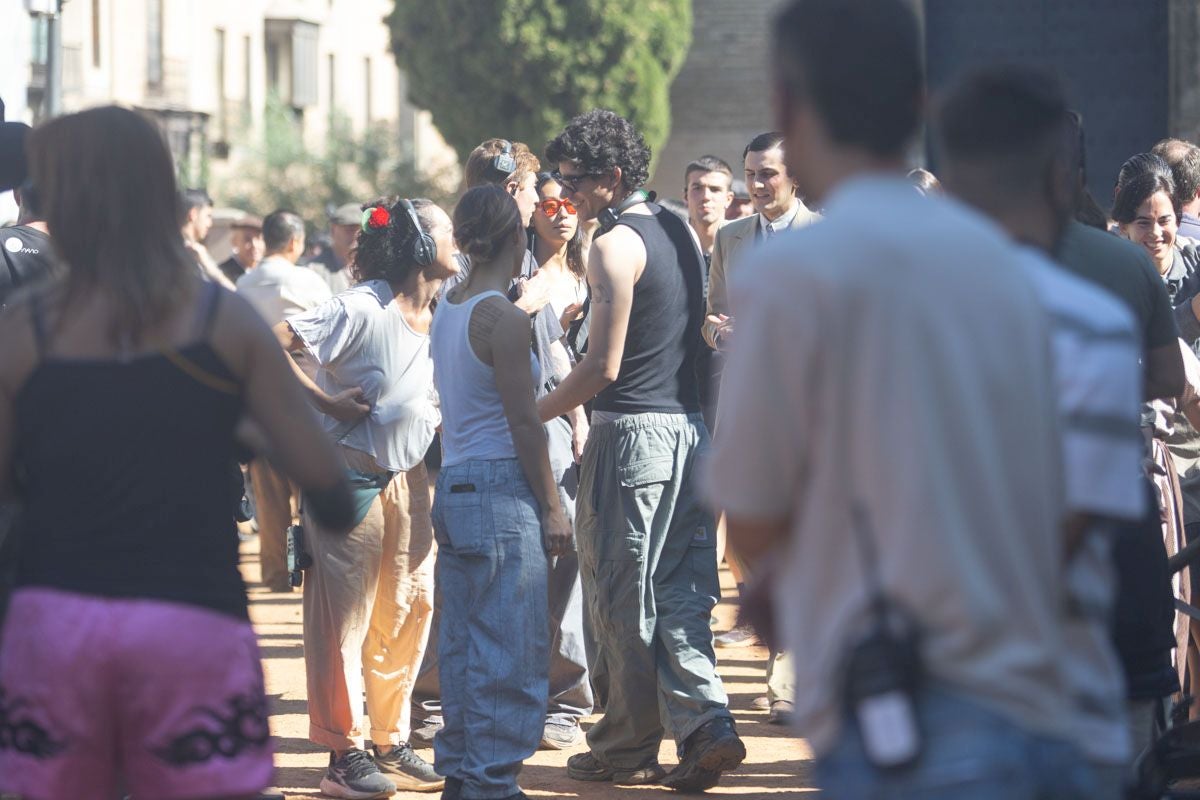 Las imágenes de los Javis en la Plaza de Santa Ana rodando para su nueva película