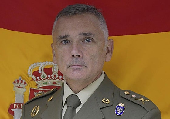 El general de brigada Reyes Madridejos toma el mando del Secretaría General del MADOC.