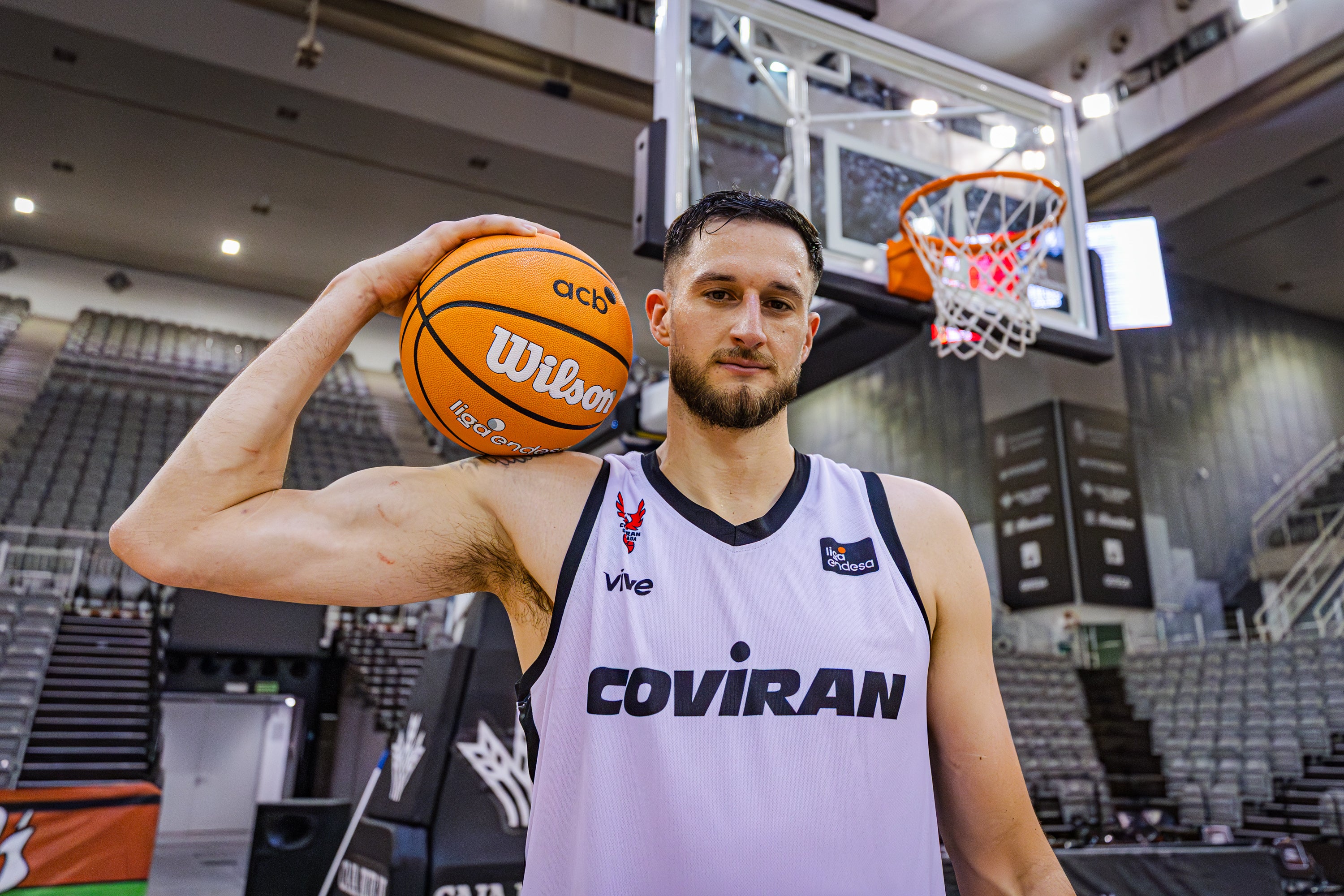 Zach Hankins espera con anhelo su estreno con el Covirán.