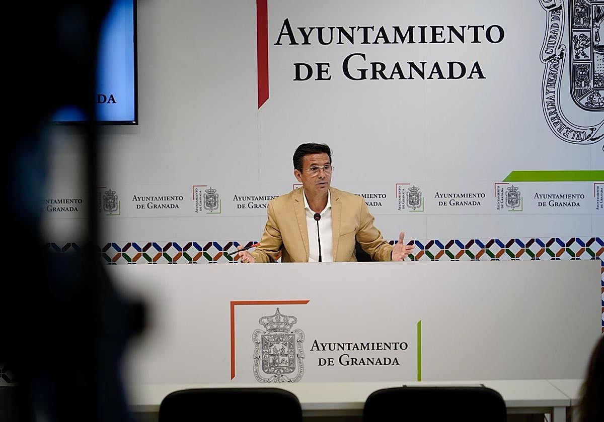 El viceportavoz del grupo municipal socialista Paco Cuenca.