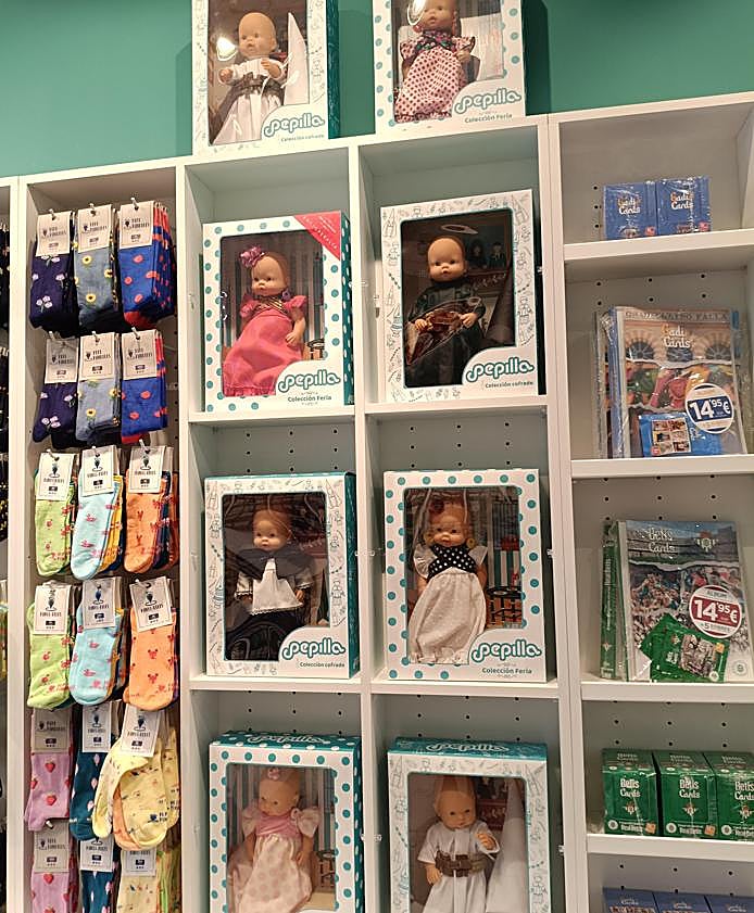 Imagen secundaria 2 - De los calcetines más virales a las 17 colecciones de cromos de Holy Cards