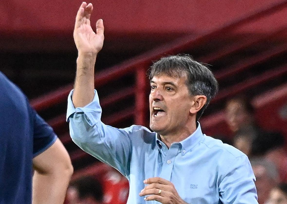 Pacheta, durante el partido entre Granada y la Real Sociedad B.