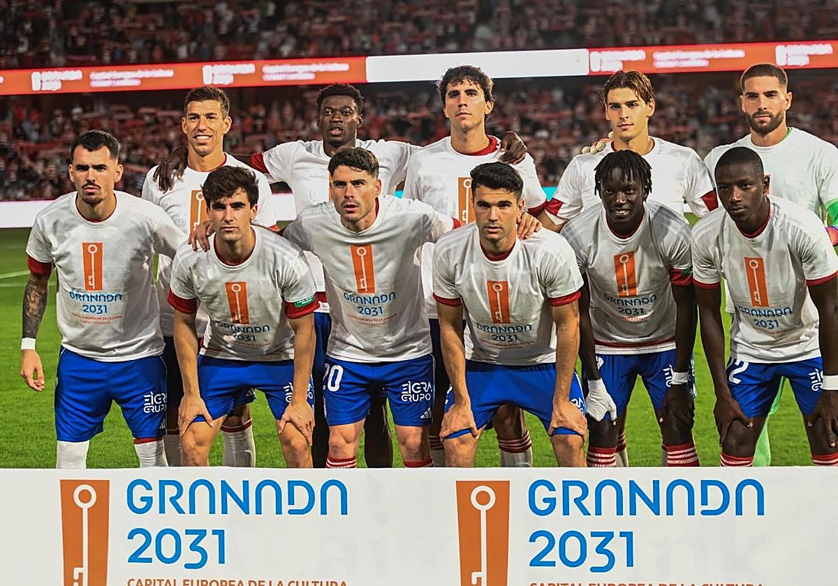 El Granada salió al campo con camisetas por la capitalidad cultural.