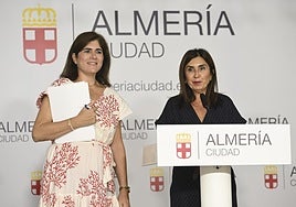 Vanesa Lara y Sacramento Sánchez, ayer, en el Ayuntamiento de Almería.