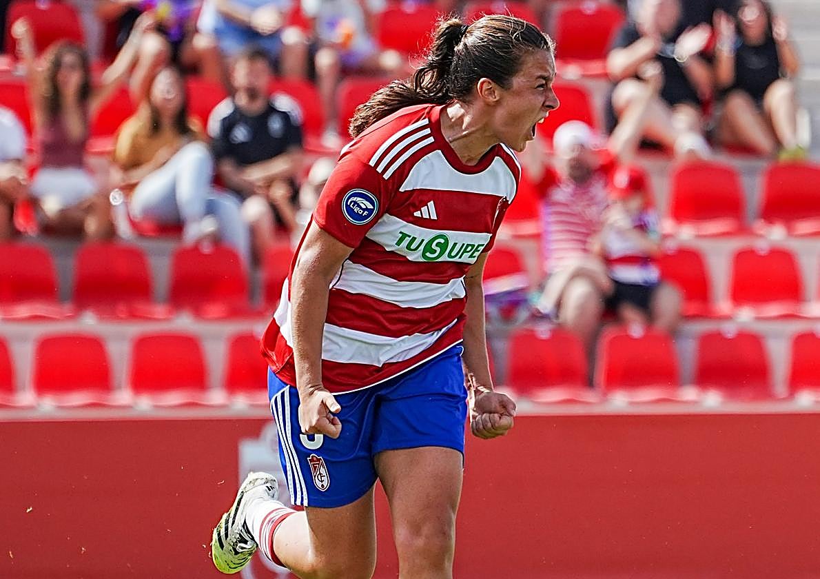 La rojiblanca Sonya Keefe celebra un gol con el Granada.