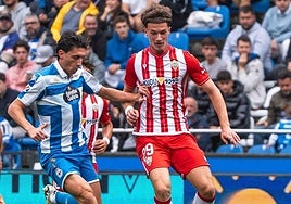 Chirino señala una dirección que debe ser indética a la seguida en Las Palmas.