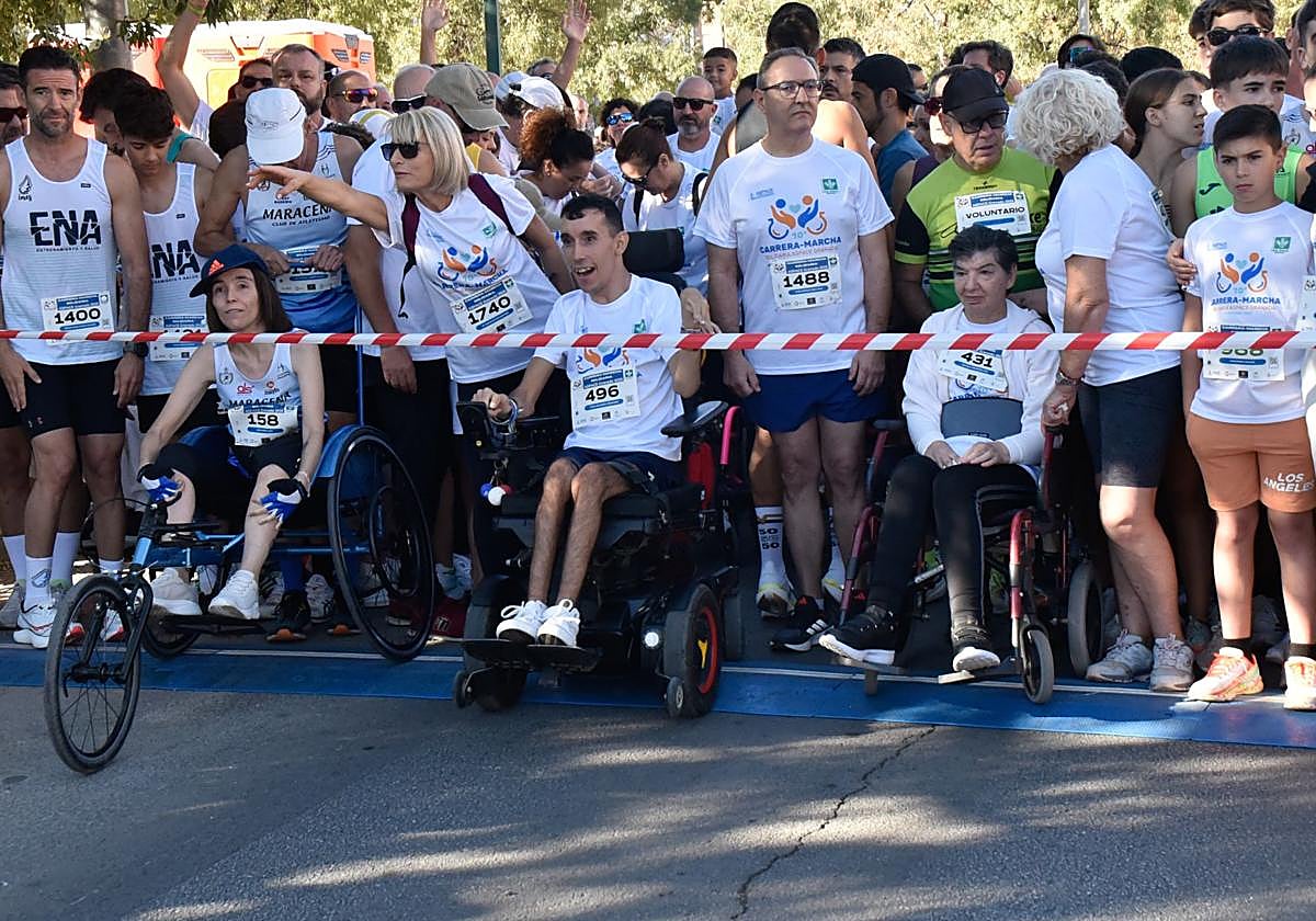 Pistoletazo de salida a una de las carreras de la décima prueba solidaria de Aspace Granada.