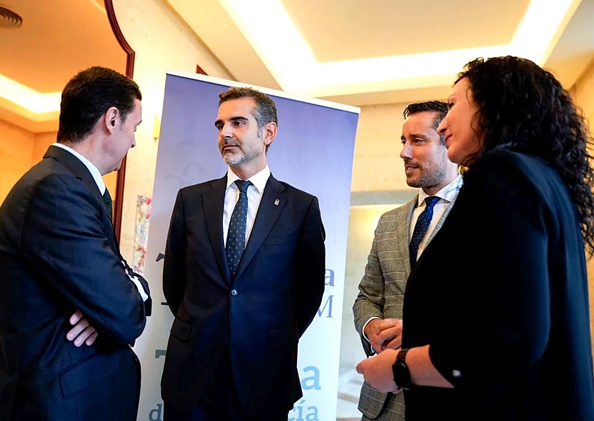 Imagen secundaria 1 - La Junta aboga en Almería por el impulso de las aguas regeneradas para abastecimiento y uso agrícola