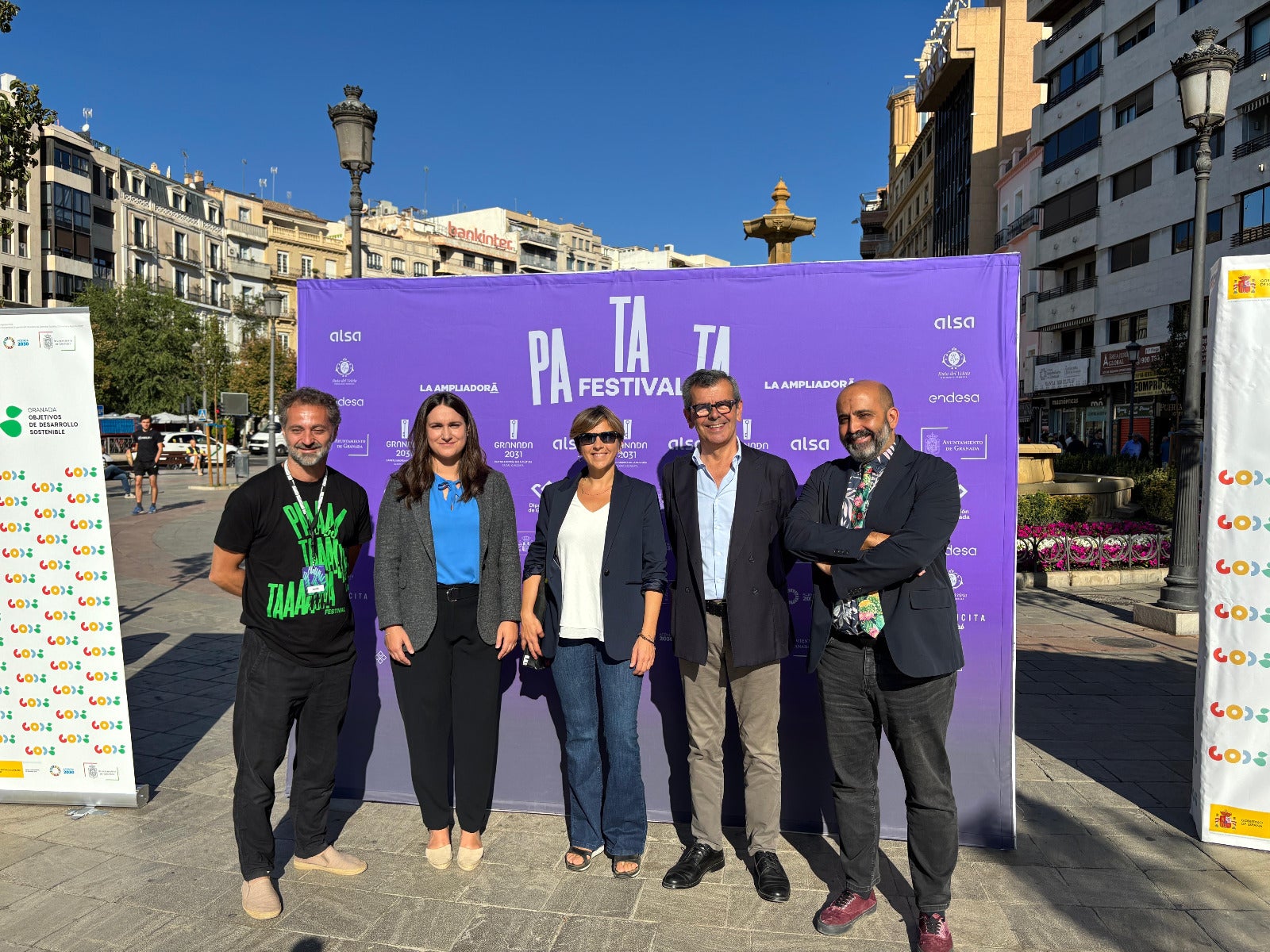 Imagen principal - Granada inaugura una nueva edición del Pa-ta-ta Festival: Fotografía con Impacto Social