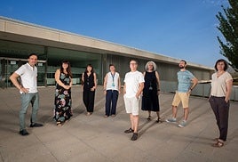 Investigadores del centro Mente, Cerebro y Comportamiento de la UGR, en el campus de Cartuja.