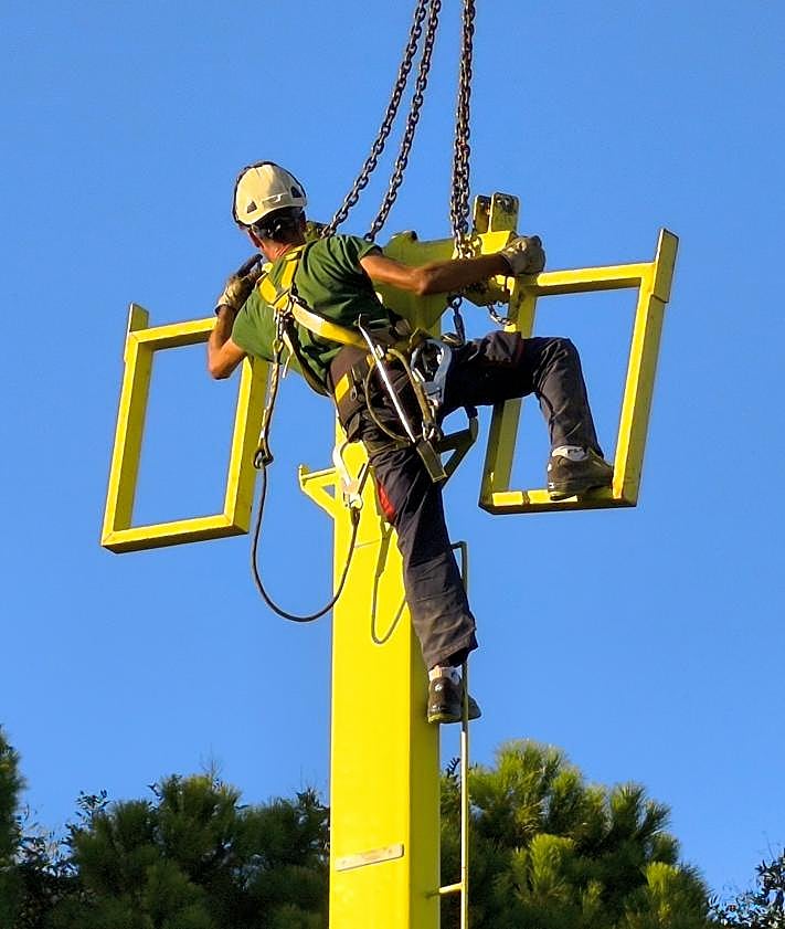 Imagen secundaria 2 - A contrarreloj: feriantes y caseteros trabajan para levantar el recinto ferial de Jaén