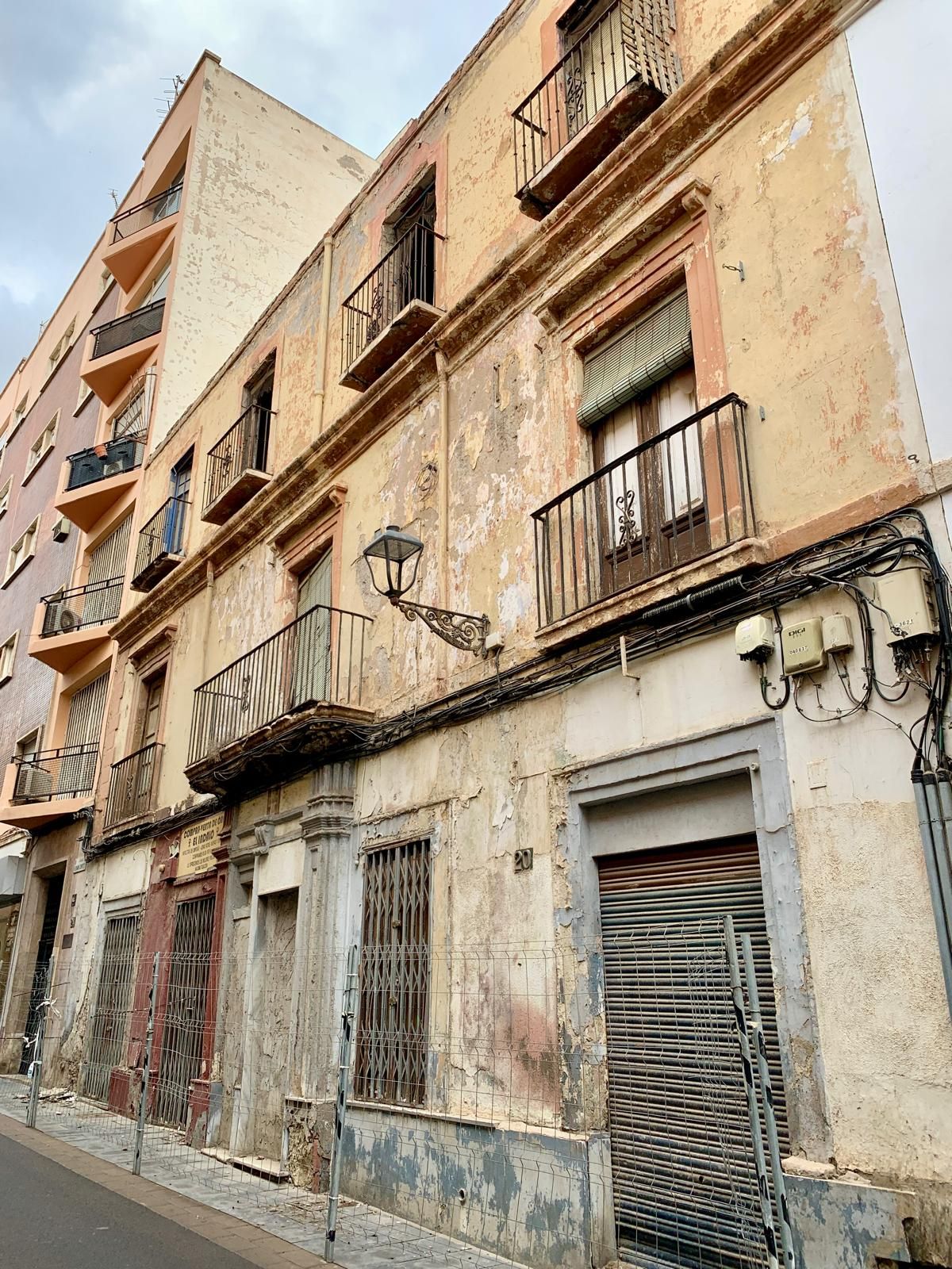 Edificio en la calle Hernán Cortés.