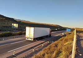 La Audiencia Nacional condena al Estado por el vuelco de un camión ante un socavón no reparado tras una dana junto a la A-7