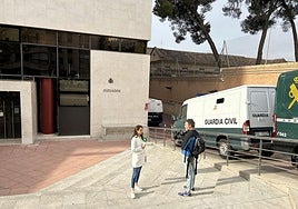 Medios de comunicación a las puertas de los juzgados esta mañana.