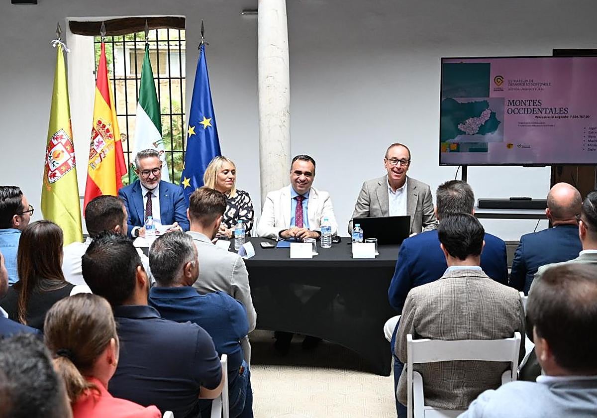 Reunión de Francis Rodríguez con alcaldes este miércoles.
