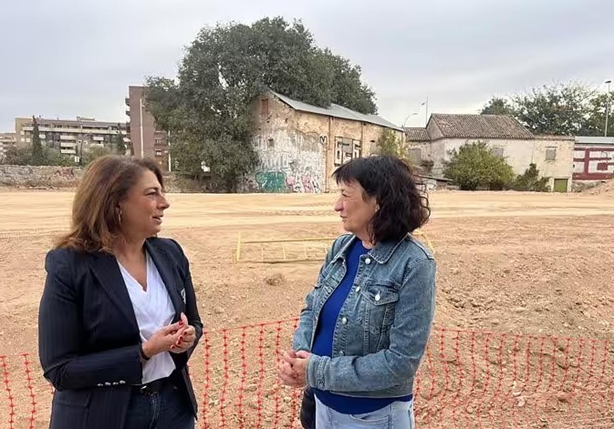 La portavoz del grupo municipal socialista en el Ayuntamiento de Granada, Raquel Ruz, en las inmediaciones del Cortijo de la Mariana.
