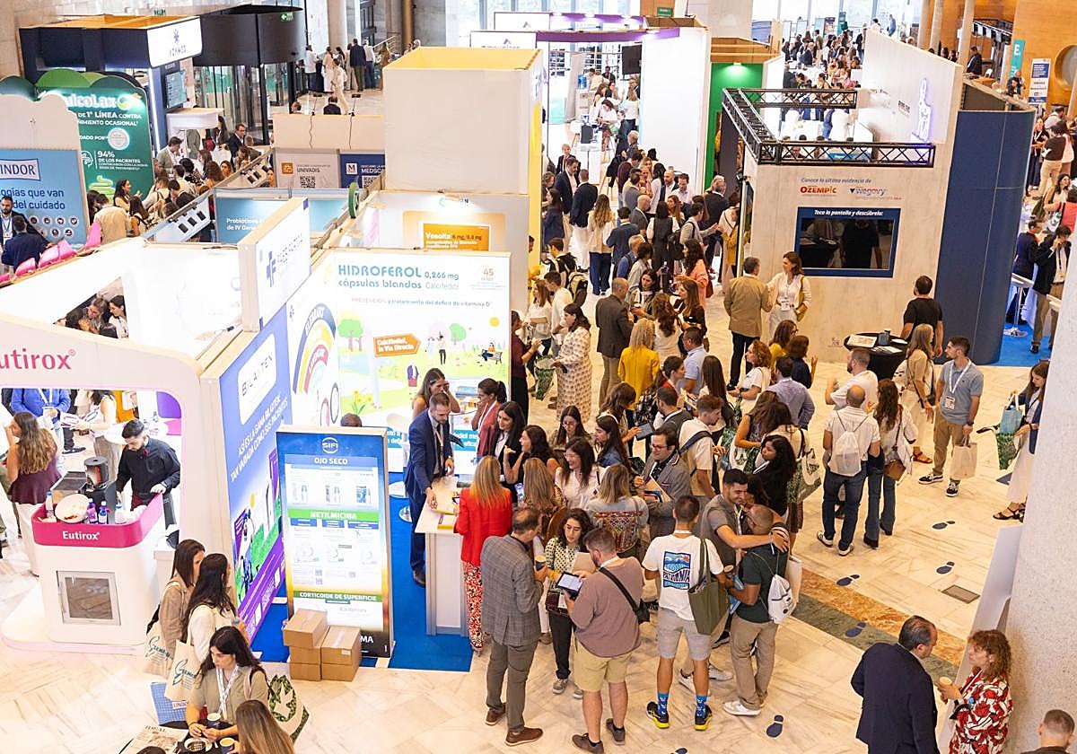 Médicos de familia de todo el país se dan cita en el Palacio de Congresos de Granada.