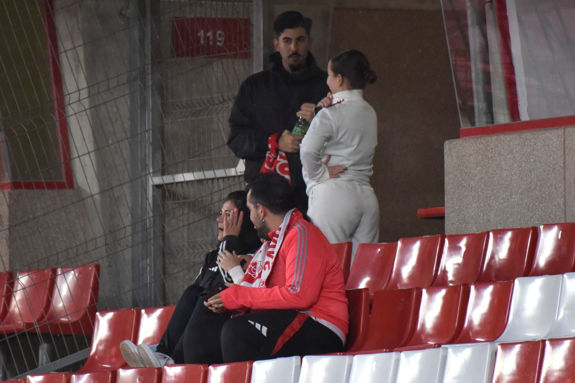 Búscate en la grada del Granada-Las Palmas