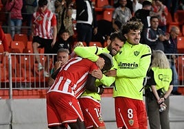 Lopy celebra el cuarto gol de la UDA