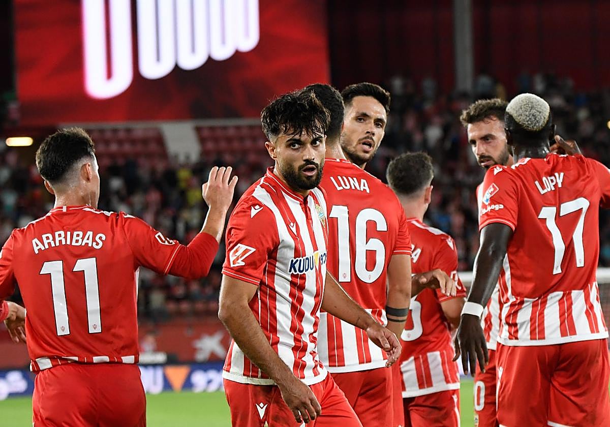 Arnau celebrando su gol ante el Zaragoza
