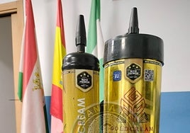 Las botellas con gas nitroso, intervenidas en Santa Fe.