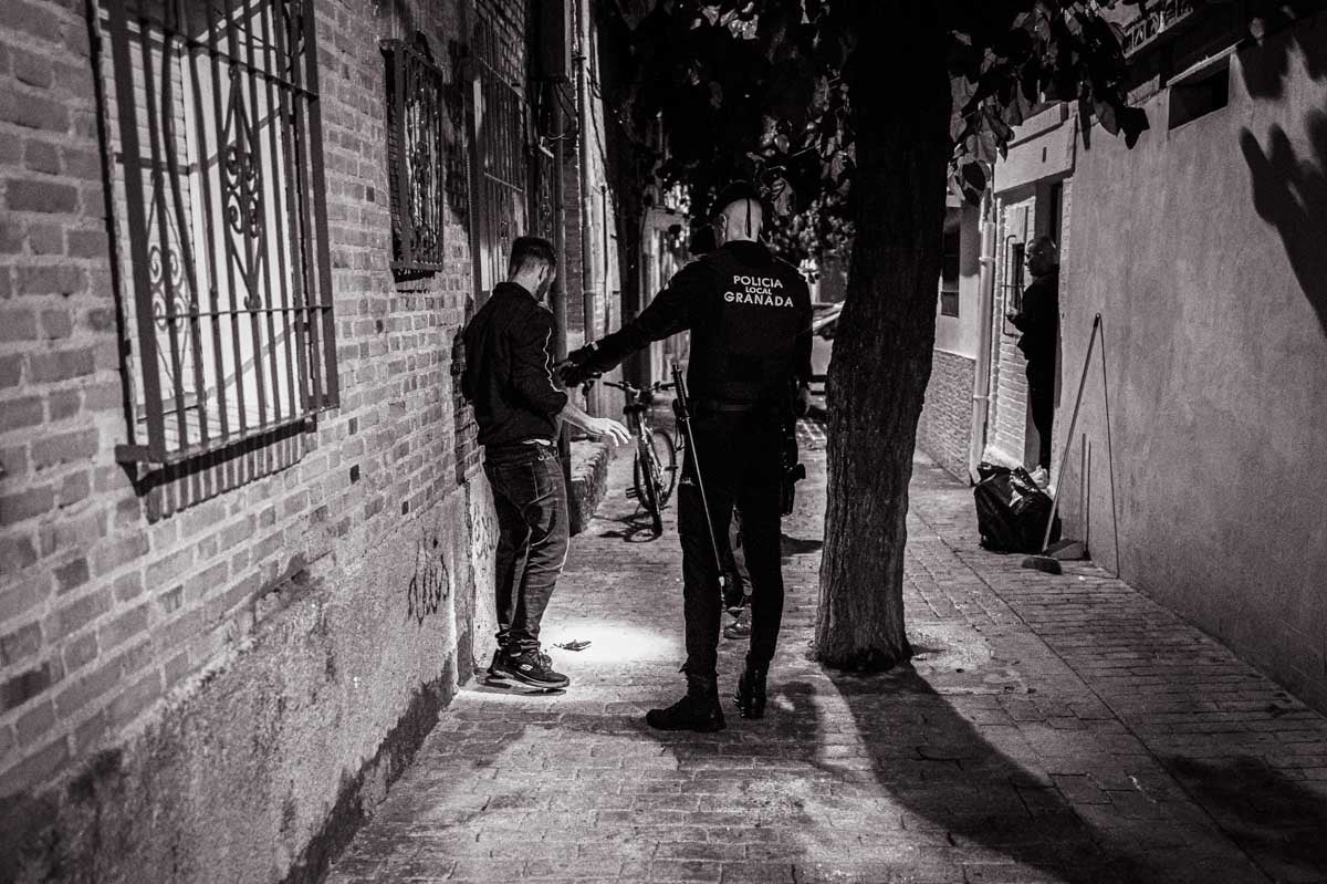 La patrulla, al detalle: una noche con la Policía Local de Granada