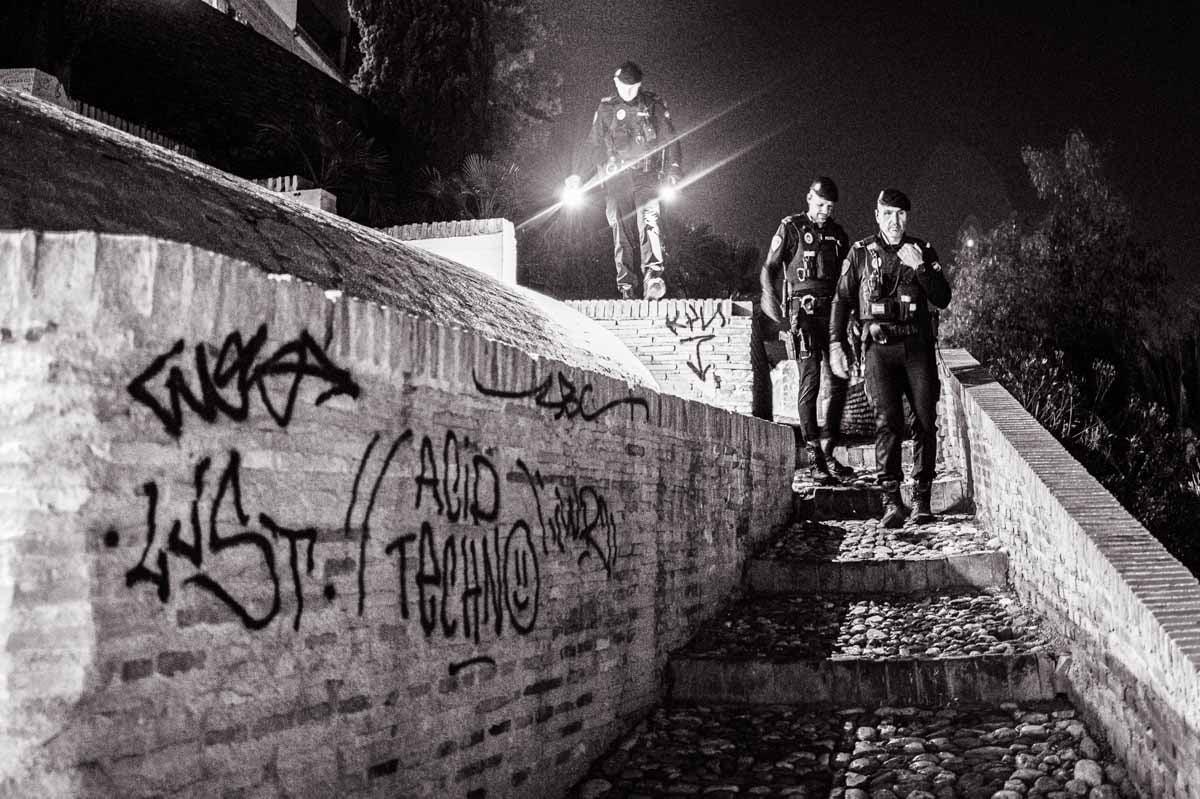 La patrulla, al detalle: una noche con la Policía Local de Granada