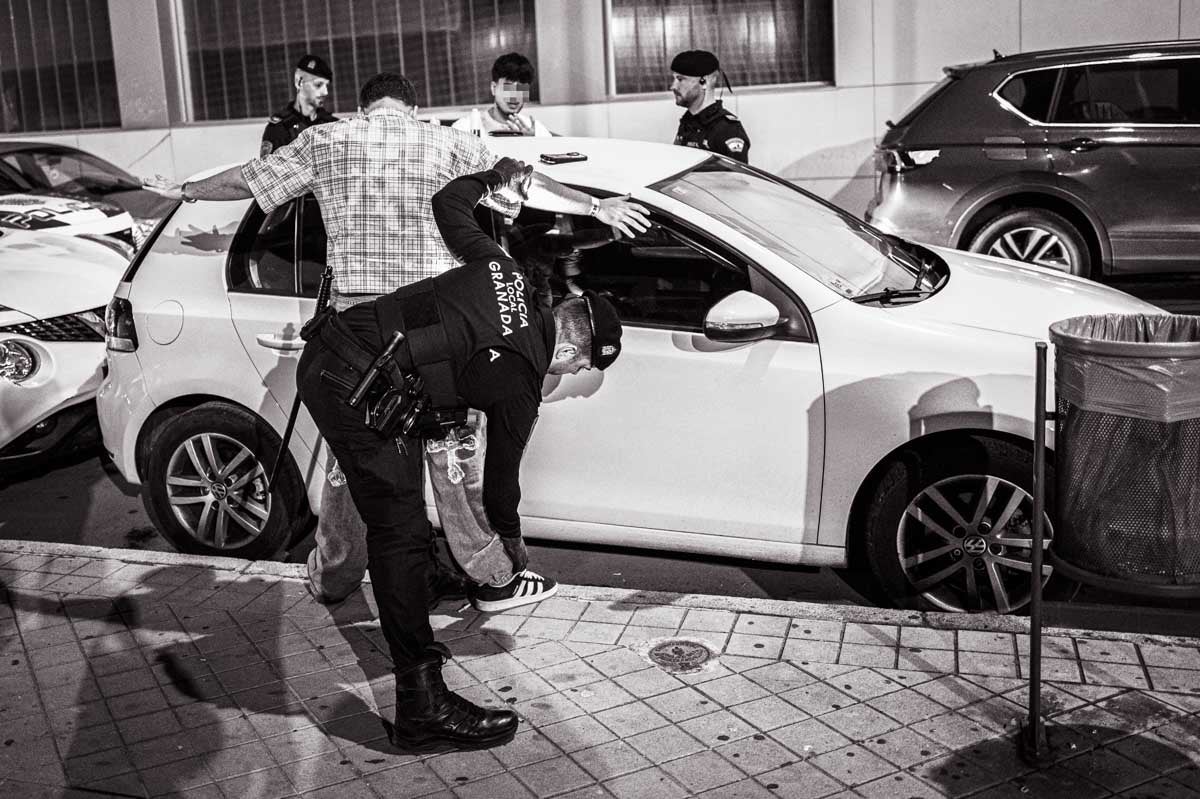 La patrulla, al detalle: una noche con la Policía Local de Granada