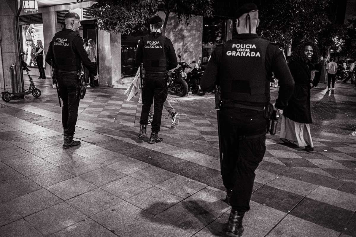 La patrulla, al detalle: una noche con la Policía Local de Granada