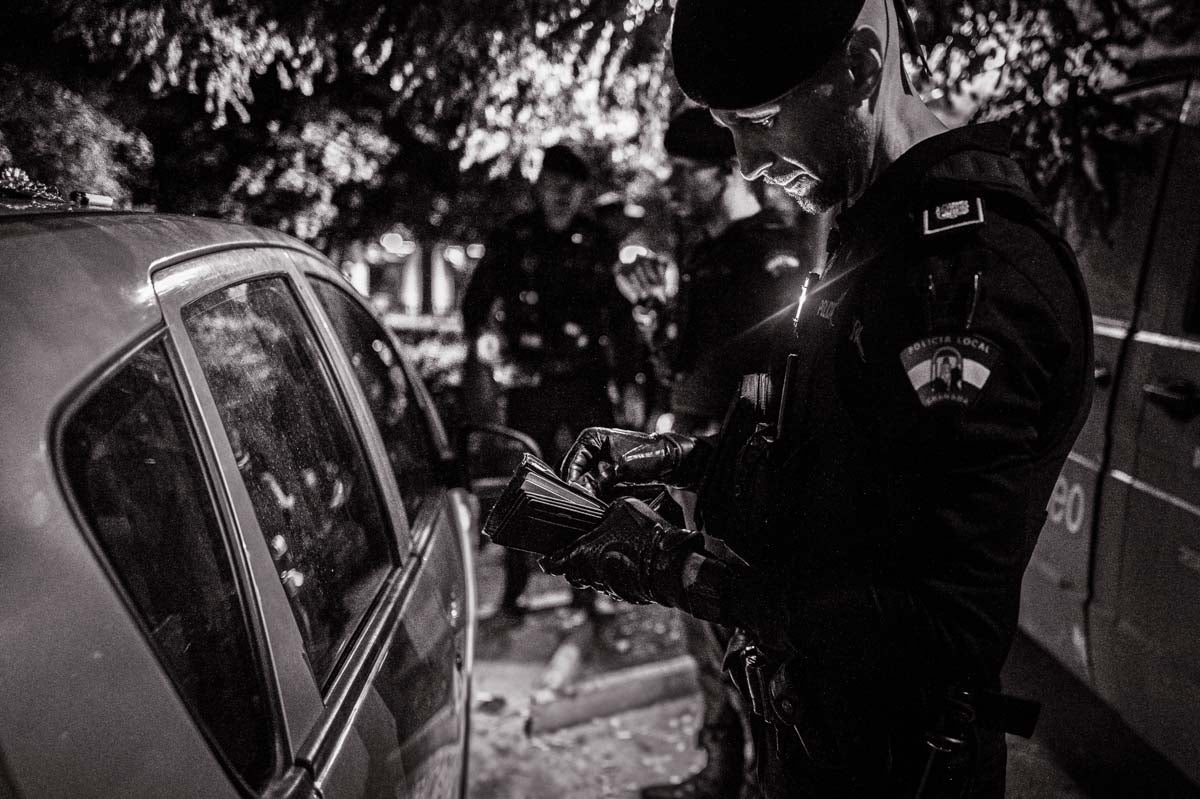 La patrulla, al detalle: una noche con la Policía Local de Granada