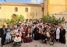 Vecinos de Terque, ataviados con ropa de época para la jornada.