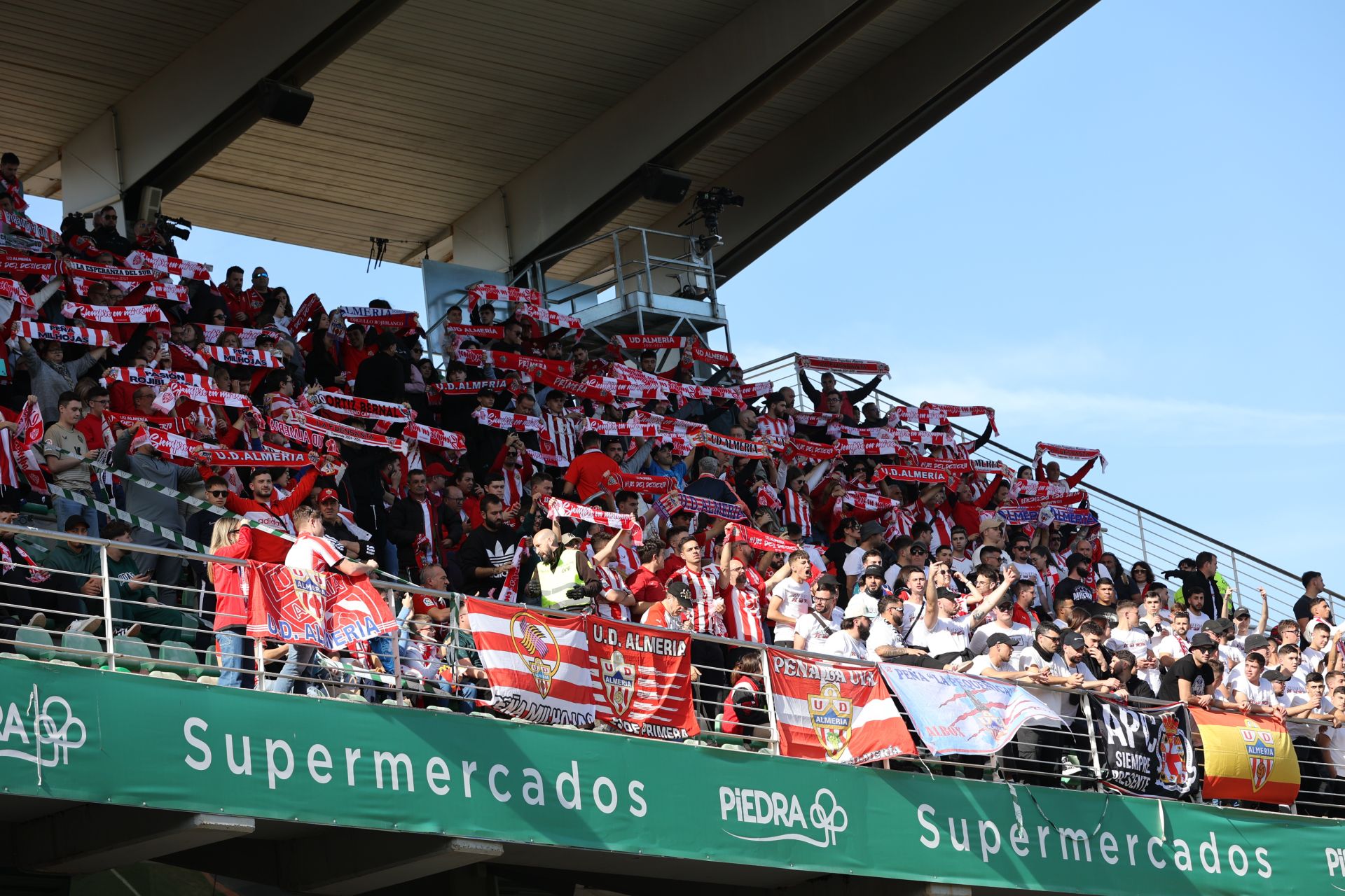 El sector visitante del Nuevo Arcángel será más rojiblanco que nunca, aunque no es nuevo.