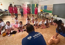 Vithas Almería retoma su programa formativo en colegios sobre salud y hábitos saludables