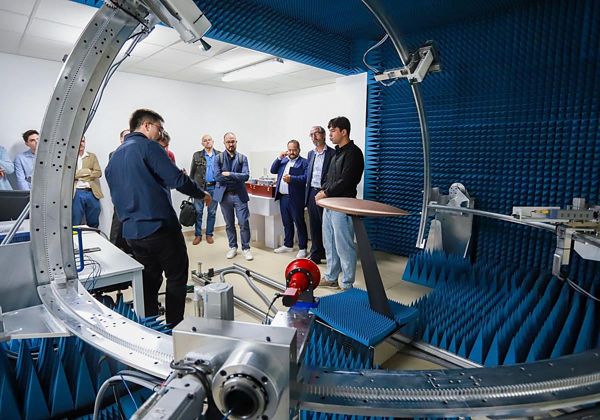 El nuevo laboratorio de la UGR en la vanguardia de las comunicaciones e investigaciones en 5G y 6G