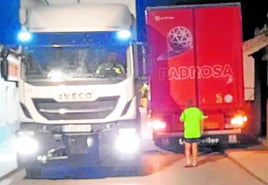 Belicena. Los vehículos no tienen espacio para cruzarse.