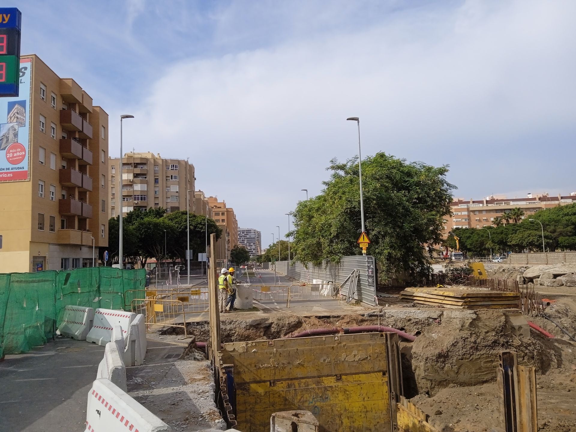 Así ha quedado la avenida del Mediterráneo, sin rastro del puente