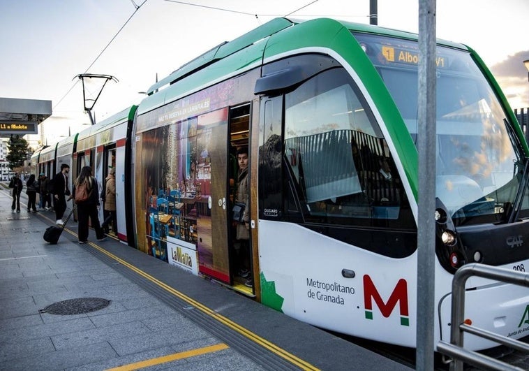 La huelga general deja en Granada cambio de horarios y servicios mínimos en autobuses y metro