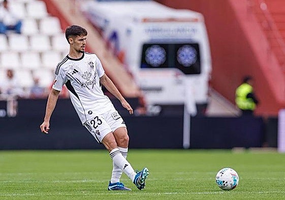 Pepe Sánchez, actual central del Albacete, en un partido.