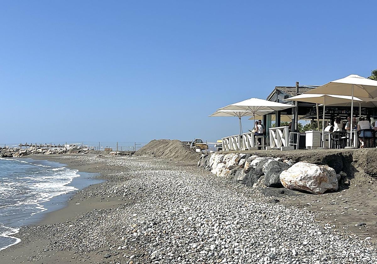 Rocas situadas en el chiringuito Hoyo 19.