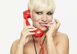 Pasión Vega canta las canciones de las películas de Pedro Almodóvar este viernes en el Auditorio de Roquetas