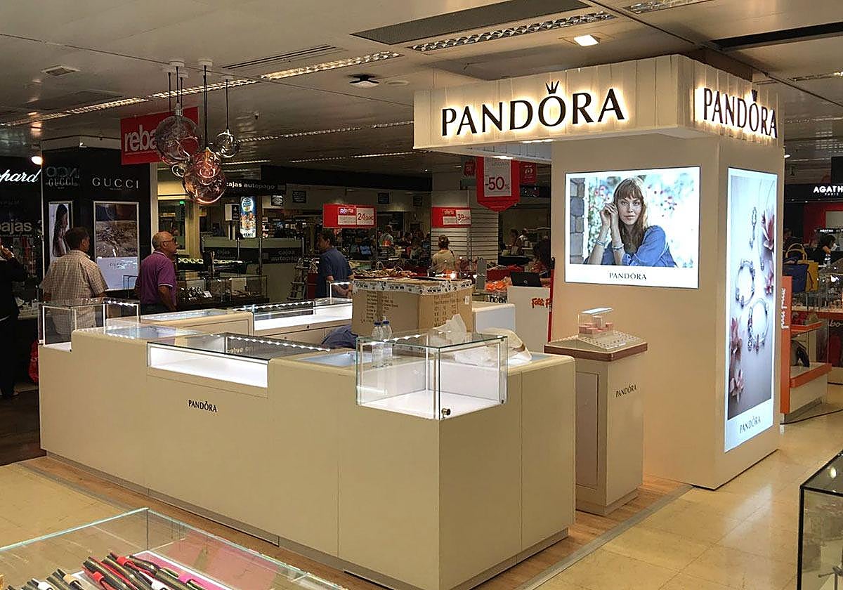 Pandora busca trabajadores para sus espacios en El Corte Inglés de Granada