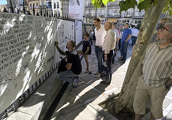 Dibujando las chilindrinas.