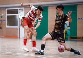 Disparo del Sima Granada en un partido del Núñez Blanca.