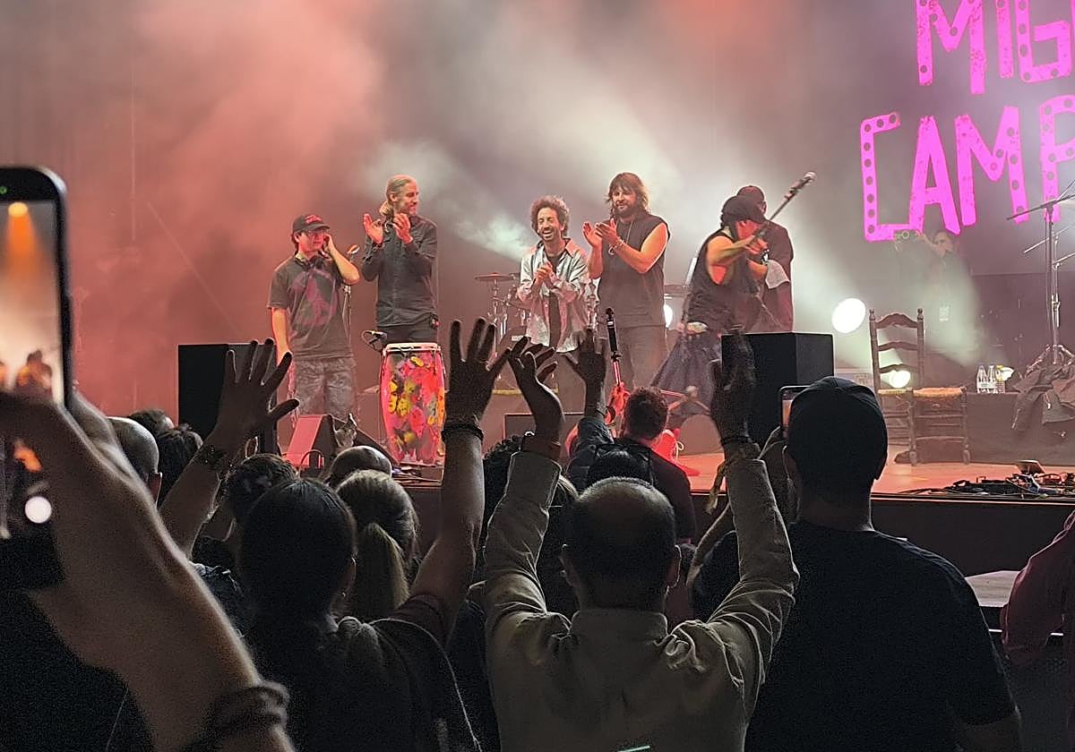 Momento del concierto de 5G.